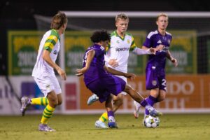 Image of Gustavo Caraballo playing the ball against the Tampa Bay Rowdies.