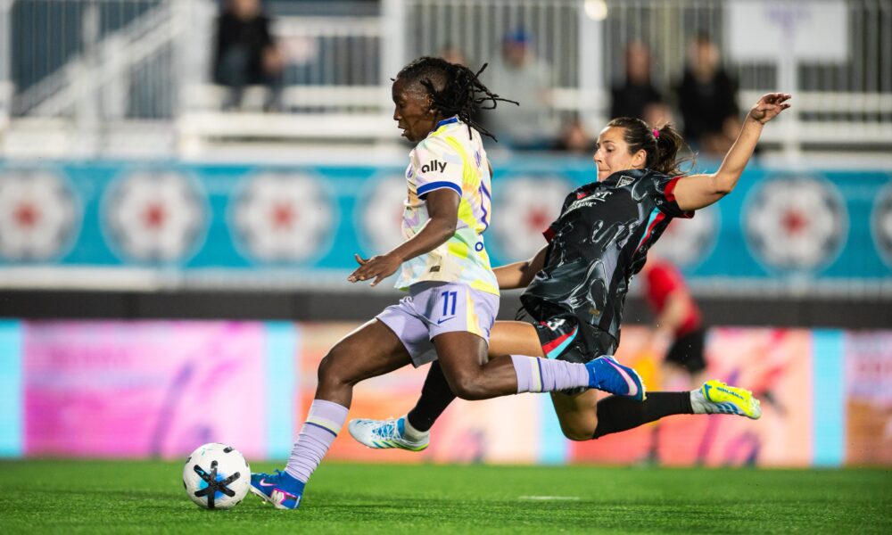 Image of Barbra Banda scoring against the Chicago Stars.