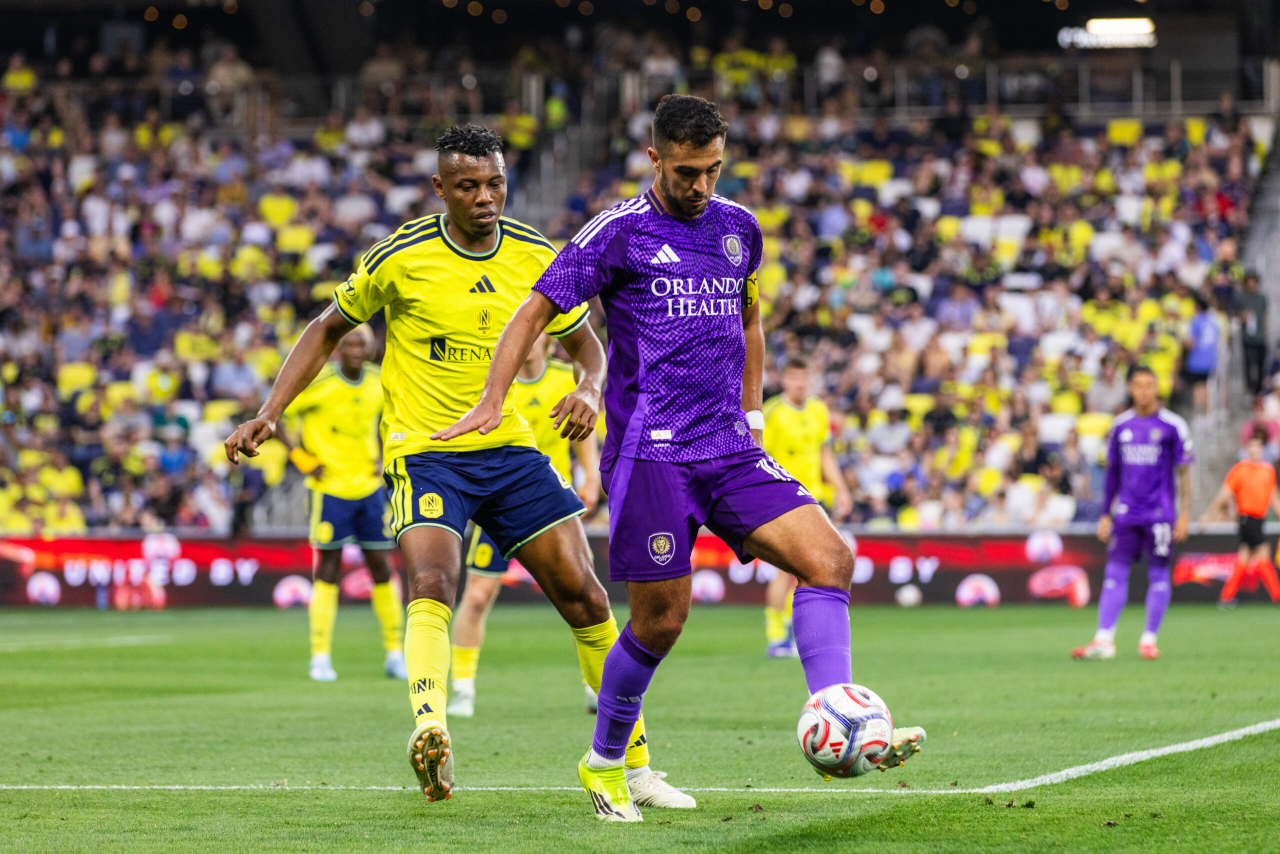 Image of Martin Ojeda with the ball against Nashville.