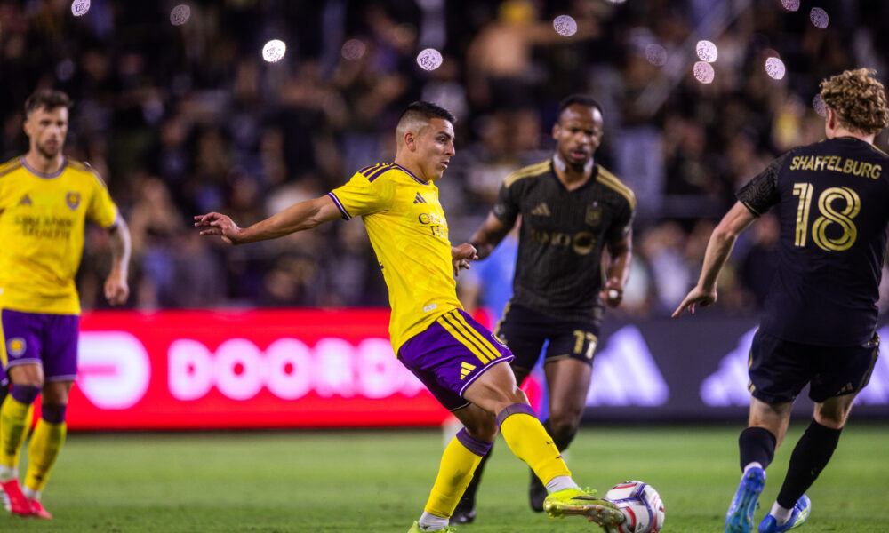 Image of Braian Ojeda playing the ball against LAFC.