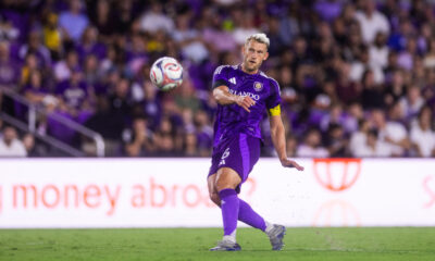 Image of Robin Jansson sending a pass up the field.