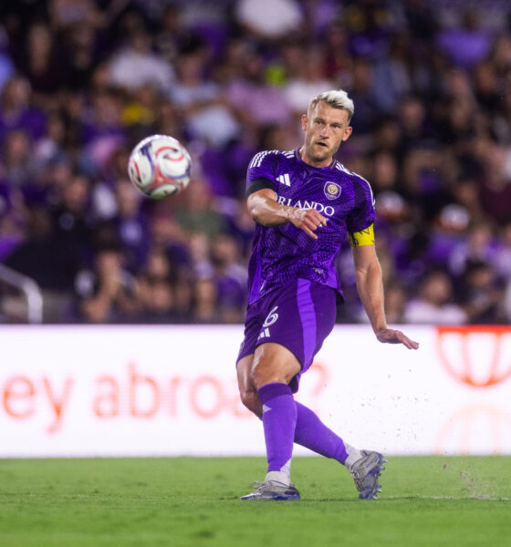 Image of Robin Jansson sending a pass up the field.