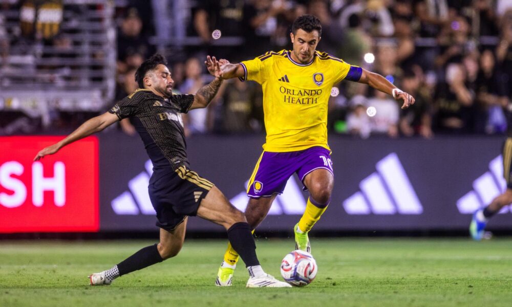Image of Martin Ojeda fighting for the ball against LAFC.