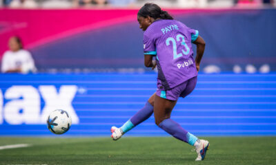 Image of Nicole Payne taking a shot against San Diego.