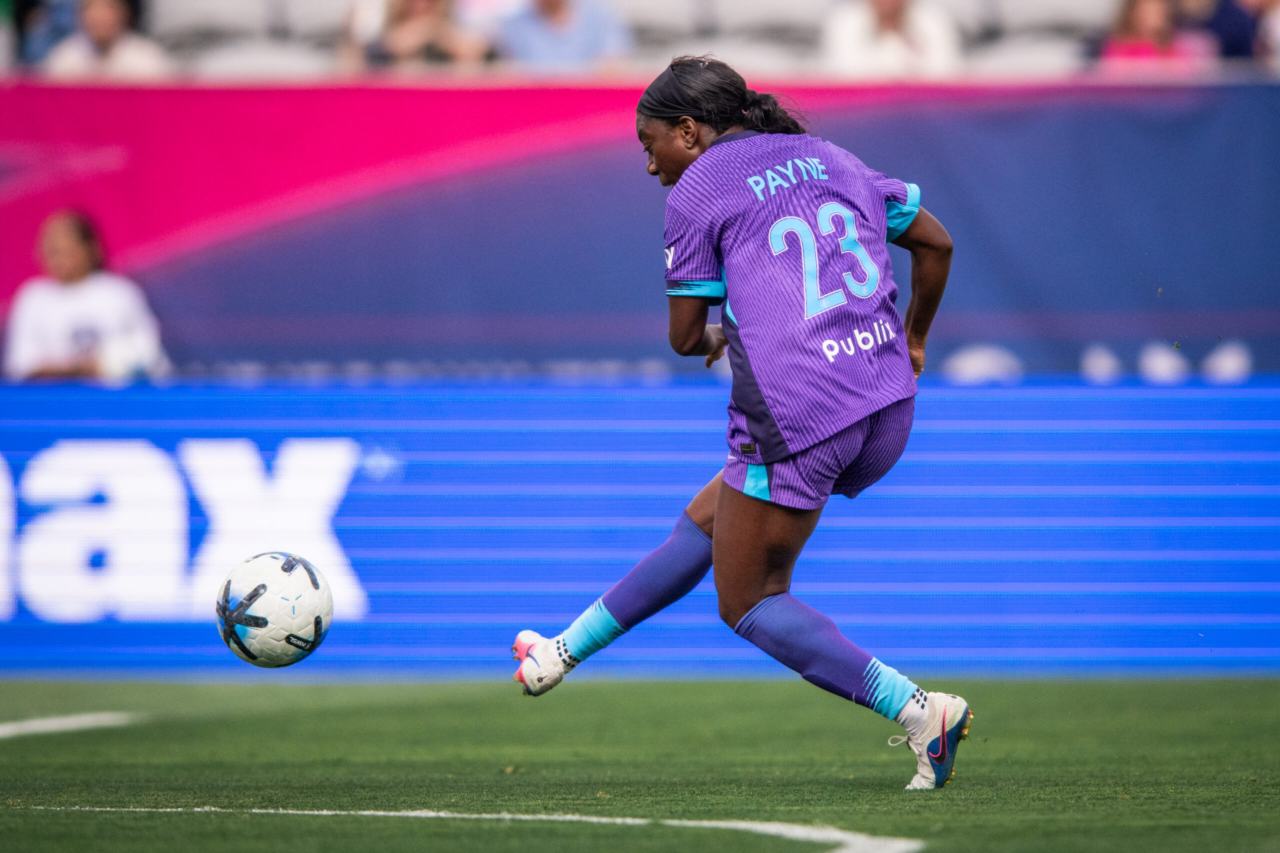 Image of Nicole Payne taking a shot against San Diego.