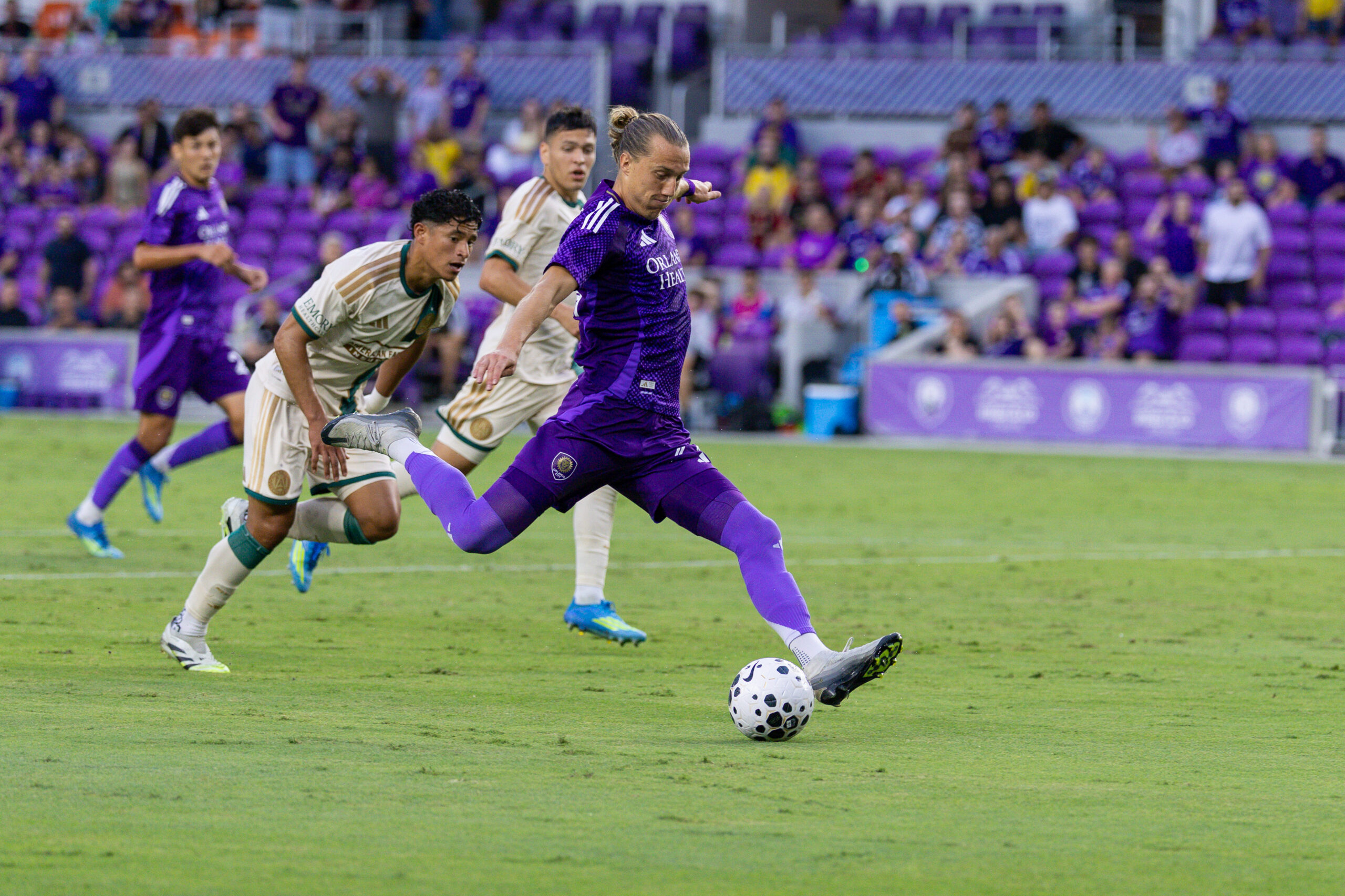 Image of Griffin Dorsey preparing to shoot on a breakaway against Atlanta.