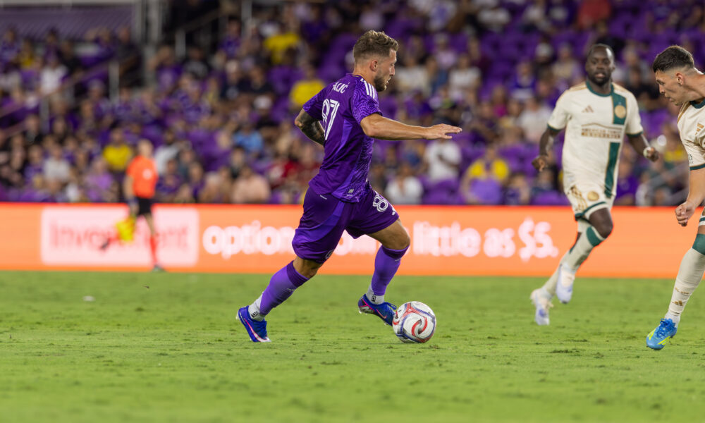 Image of Marco Pasalic dribbling the ball in the attack against Atlanta.