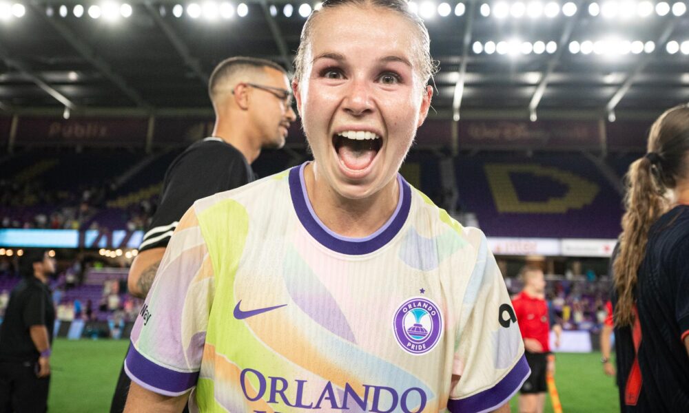 Image of Cori Dyke celebrating a win over Bay FC