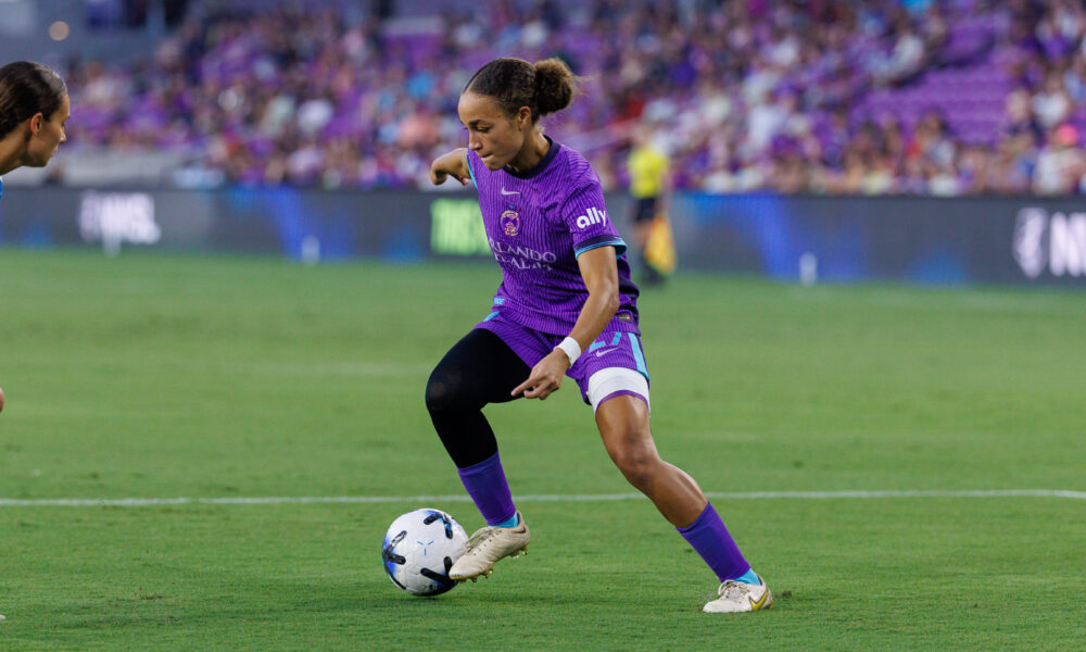 Image of Solai Washington attacking against Chicago.