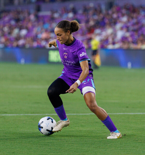 Image of Solai Washington attacking against Chicago.