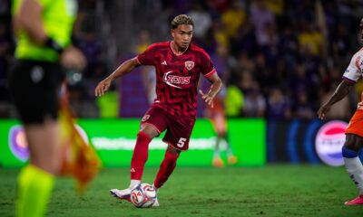 Image of Luis Otavio playing the ball against FC Cincinnati.