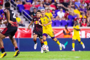 Image of Antoine Griezmann playing against the Red Bulls.
