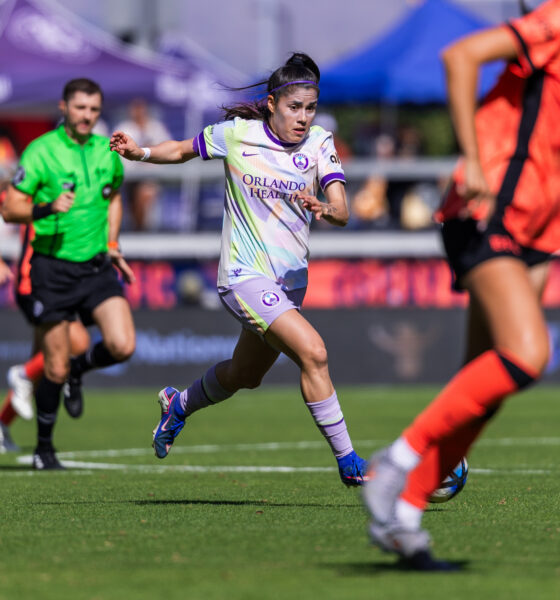 Image of Jacquie Ovalle dribbling toward the Bay FC defense.