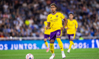Image of Luis Otavio playing the ball against Minnesota United.
