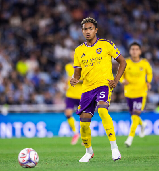 Image of Luis Otavio playing the ball against Minnesota United.