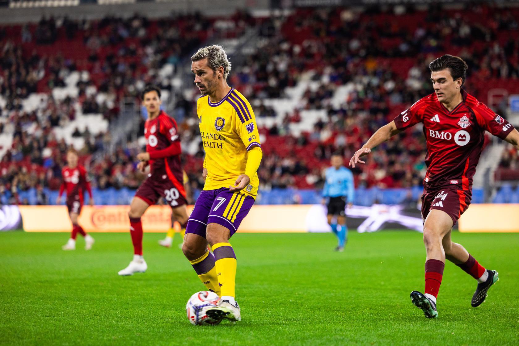 Image of Antoine Griezmann playing the ball against Toronto FC.