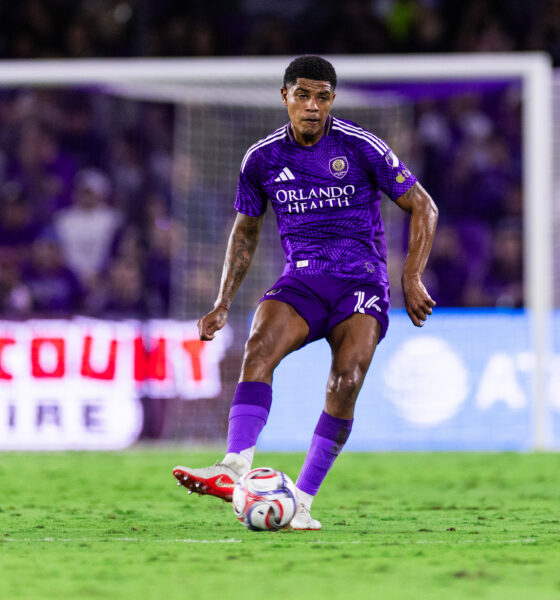Image of Wilder Cartagena playing the ball.